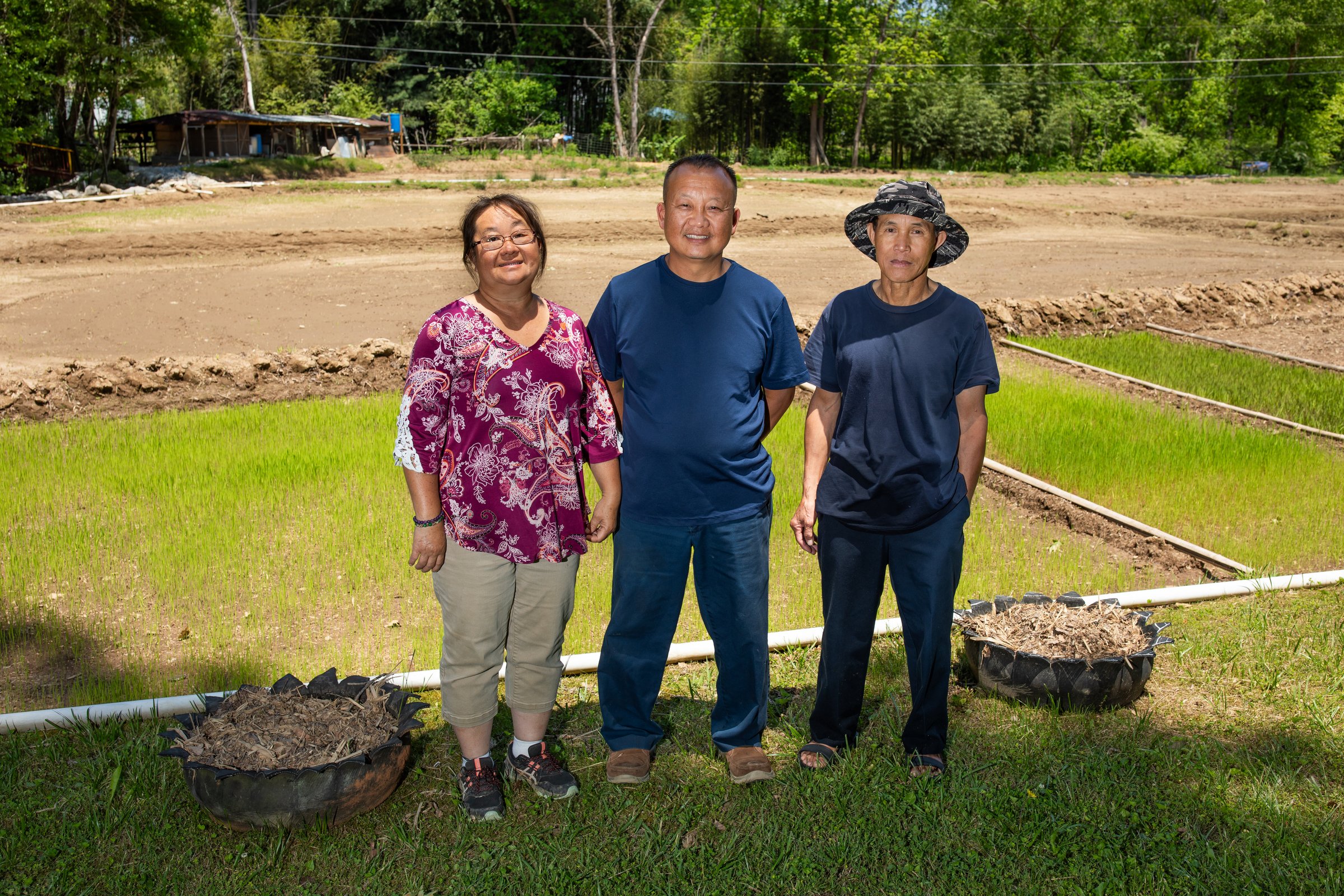 Lee's One Fortune Farm family in the field